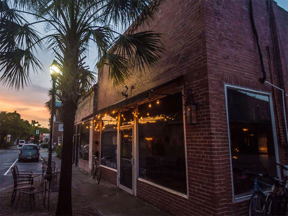 Old Bull Tavern on West Street in Beaufort, SC Beaufort Restaurant